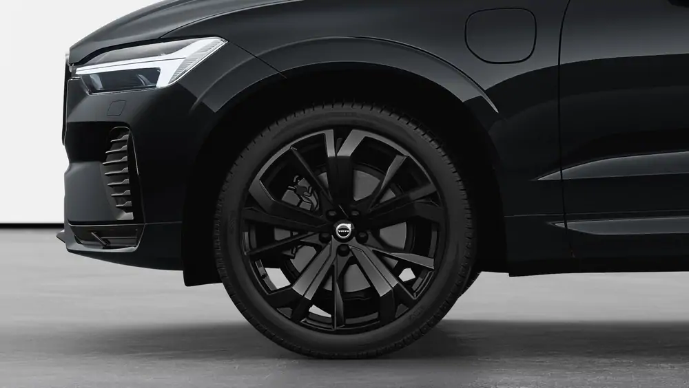 Nouveau Volvo XC60 SUV Plus Plug-in hybrid 8-speed Geartronic™ automatic transmission Onyx Black 3