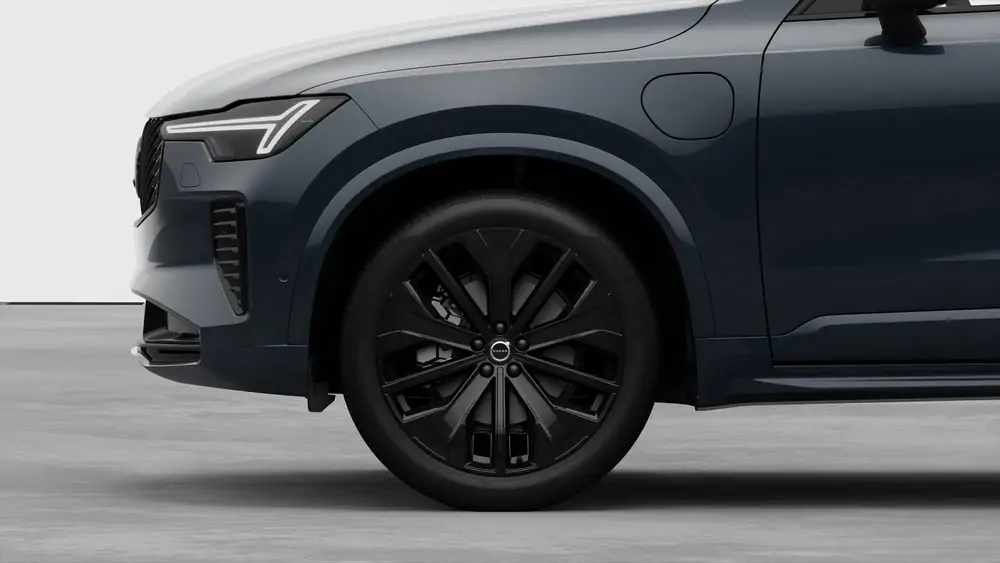 Nouveau Volvo XC90 SUV Plus Plug-in hybride (PHEV) 8-speed Geartronic™ automatic transmission Denim Blue 3