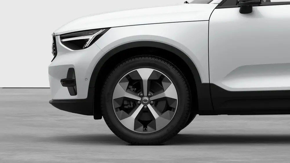 Nouveau Volvo XC40 SUV Plus Mild-hybride (MHEV) 7-speed Dual Clutch transmission Crystal White Pearl 3