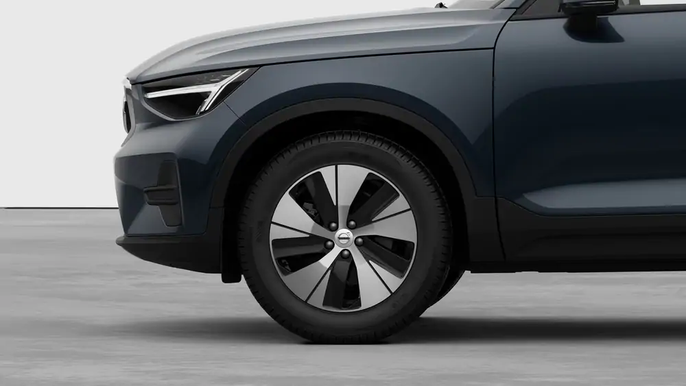 Nouveau Volvo XC40 SUV Core Limited Edition Mild-hybride (MHEV) 7-speed Dual Clutch transmission Denim Blue 3