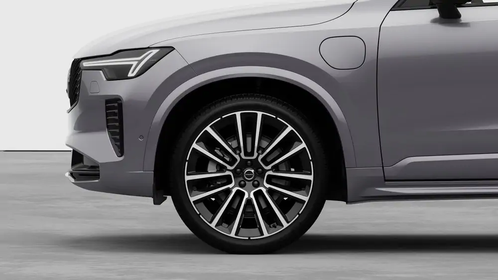 Nouveau Volvo XC90 SUV Ultimate Dark Plug-in hybrid 8-speed Geartronic™ automatic transmission Aurora Silver 3