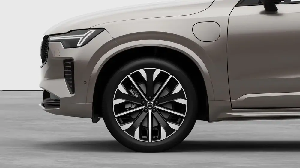 Nouveau Volvo XC90 SUV Plus Plug-in hybrid 8-speed Geartronic™ automatic transmission Bright Dusk 3