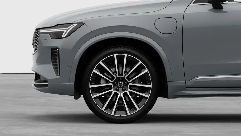 Nouveau Volvo XC90 SUV Ultimate Dark Plug-in hybrid 8-speed Geartronic™ automatic transmission Vapour Grey 3