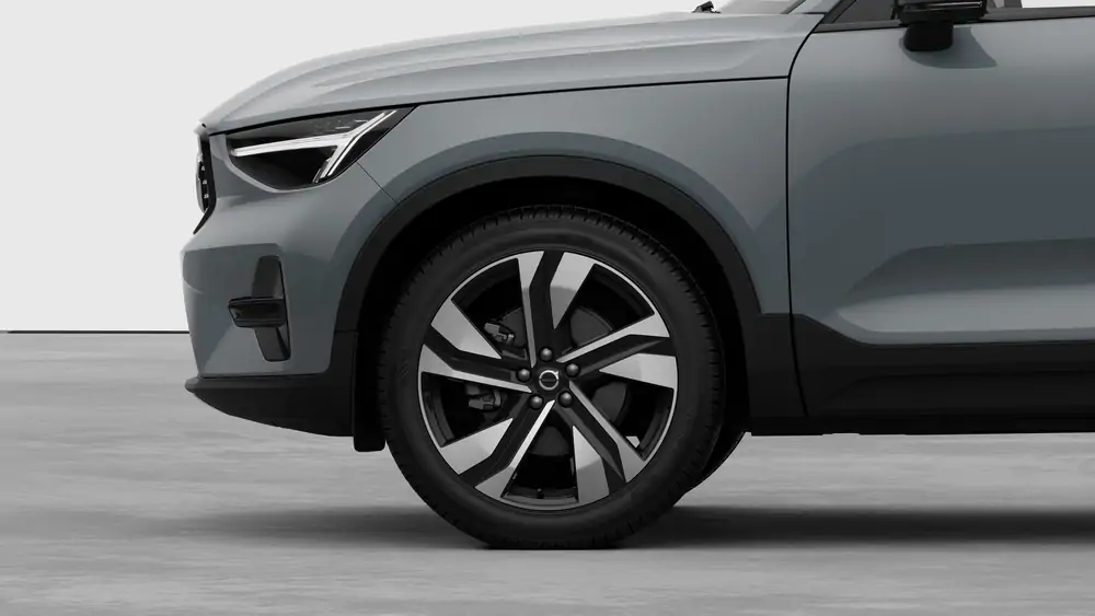 Nouveau Volvo XC40 SUV Plus Limited Edition Mild hybrid 7-speed Dual Clutch transmission Vapour Grey 3