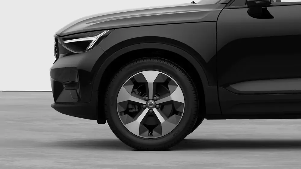 Nouveau Volvo XC40 SUV Plus Mild-hybride (MHEV) 7-speed Dual Clutch transmission Onyx Black 3