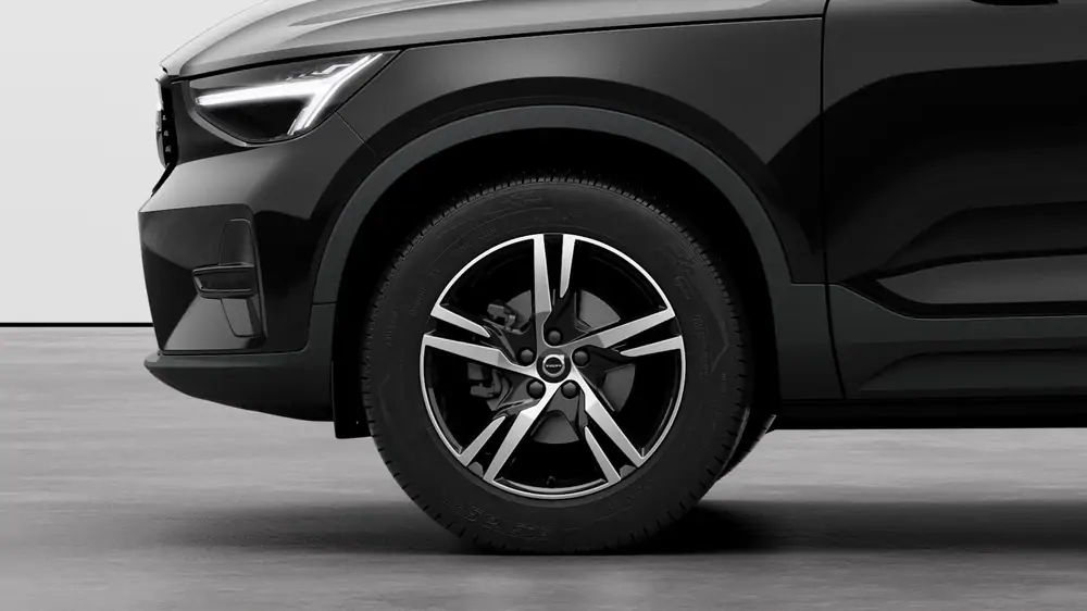 Nouveau Volvo XC40 SUV Plus Micro hybrid 8-speed Geartronic™ automatic transmission Onyx Black 3