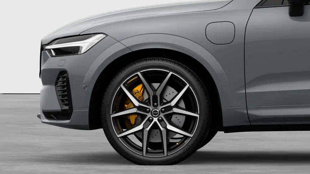 Nouveau Volvo XC60 SUV Polestar Engineered Plug-in hybride (PHEV) 8-speed Geartronic™ automatic transmission Vapour Grey 3