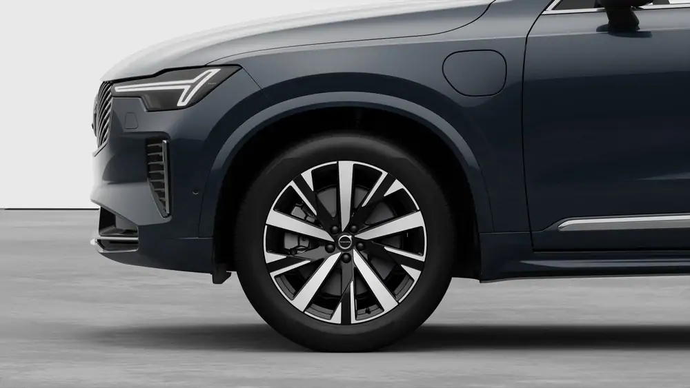 Nouveau Volvo XC90 SUV Plus Plug-in hybride (PHEV) 8-speed Geartronic™ automatic transmission Denim Blue 3