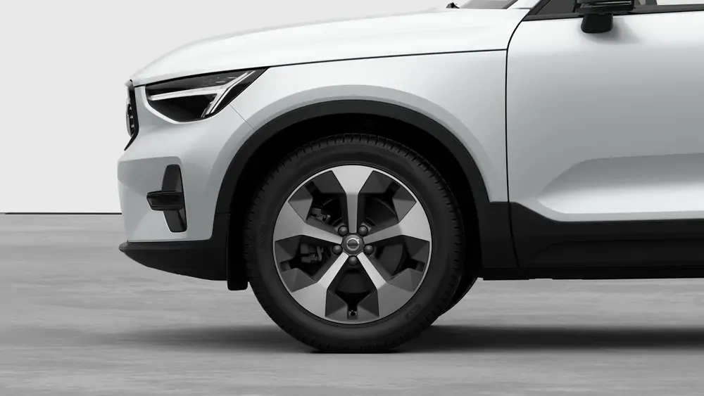 Nouveau Volvo XC40 SUV Plus Mild-hybride (MHEV) 7-speed Dual Clutch transmission Crystal White Pearl 3