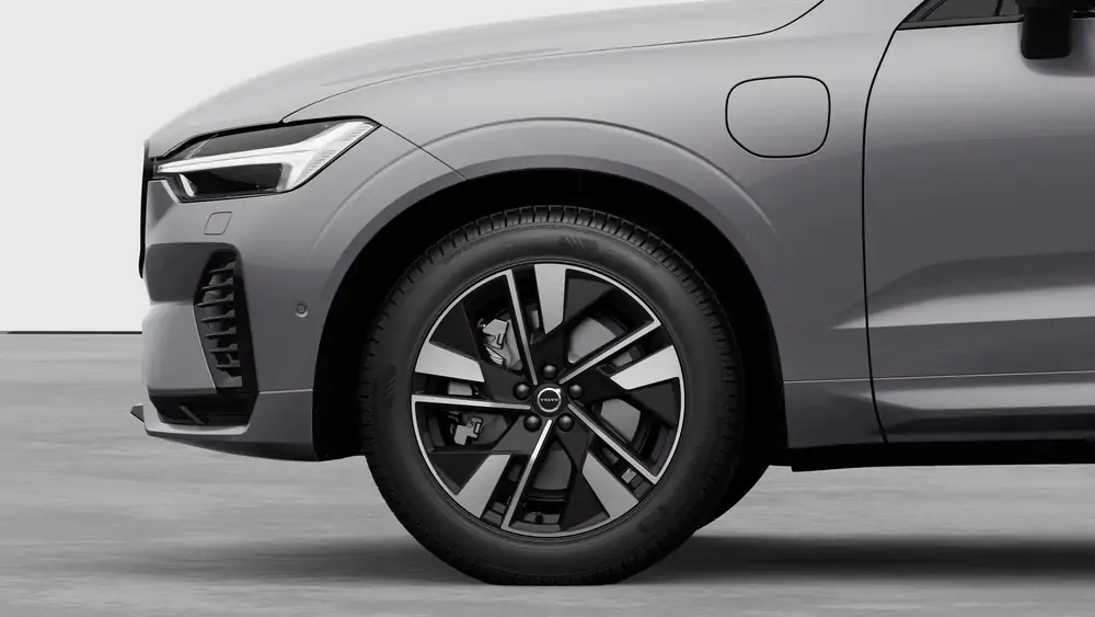 Nouveau Volvo XC60 SUV Plus Plug-in hybrid 8-speed Geartronic™ automatic transmission Aurora Silver 3