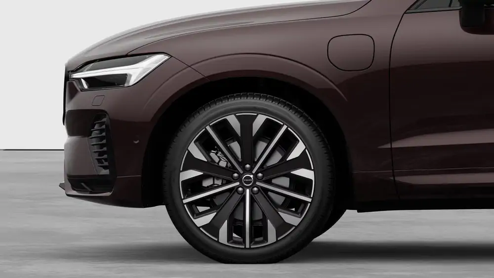 Nouveau Volvo XC60 SUV Ultimate Plug-in hybrid 8-speed Geartronic™ automatic transmission Mulberry Red 3