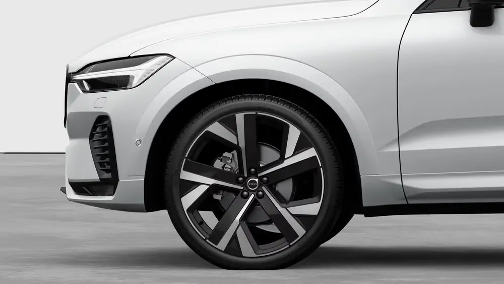 Nouveau Volvo XC60 SUV Ultimate Mild-hybride (MHEV) 8-speed Geartronic™ automatic transmission, AWD Crystal White Pearl 3
