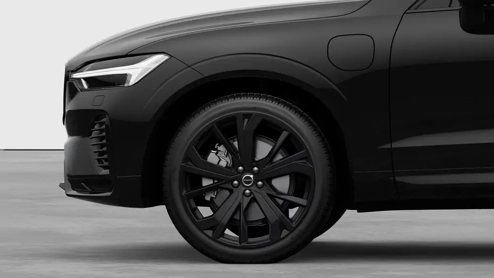 Nouveau Volvo XC60 SUV Plus Plug-in hybrid 8-speed Geartronic™ automatic transmission Onyx Black 3