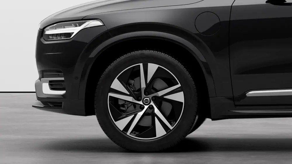 Nouveau Volvo XC90 SUV Plus Plug-in hybrid 8-speed Geartronic™ automatic transmission Onyx Black 3