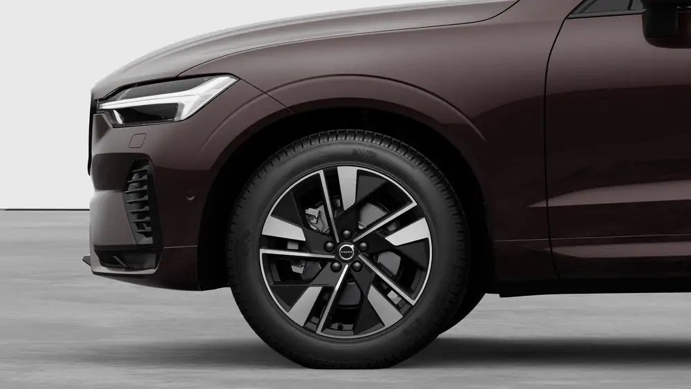 Nouveau Volvo XC60 SUV Plus Mild-hybride (MHEV) 8-speed Geartronic™ automatic transmission, AWD Mulberry Red 3