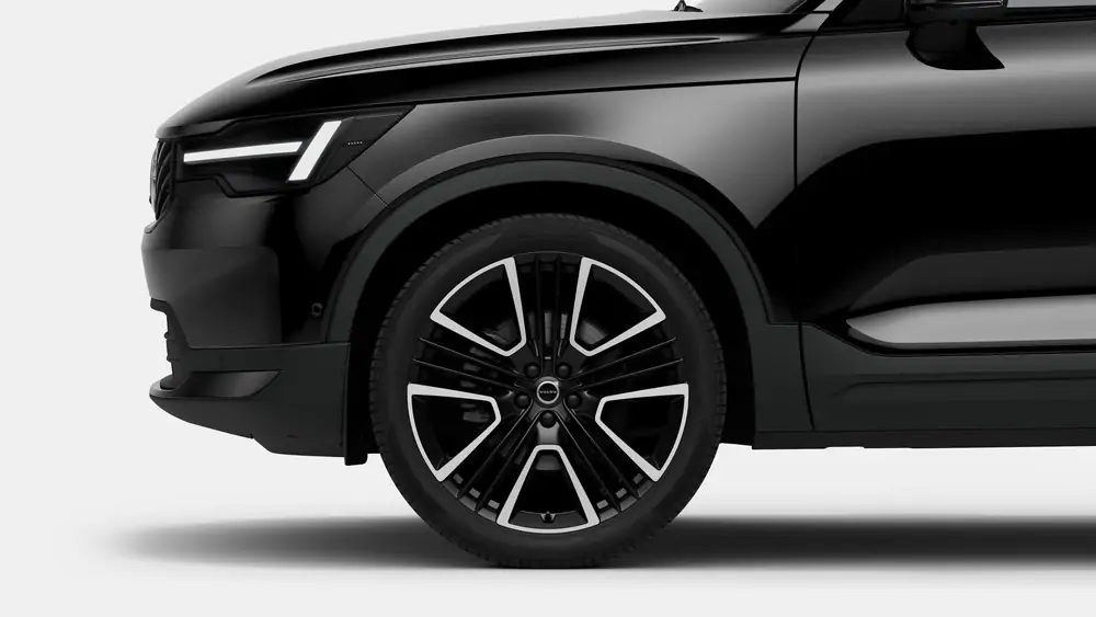 Nouveau Volvo XC40 SUV Ultimate Mild-hybride (MHEV) 7-speed Dual Clutch transmission Onyx Black 3