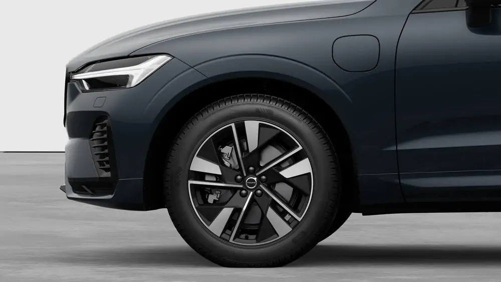 Nouveau Volvo XC60 SUV Plus Plug-in hybride (PHEV) 8-speed Geartronic™ automatic transmission Denim Blue 3