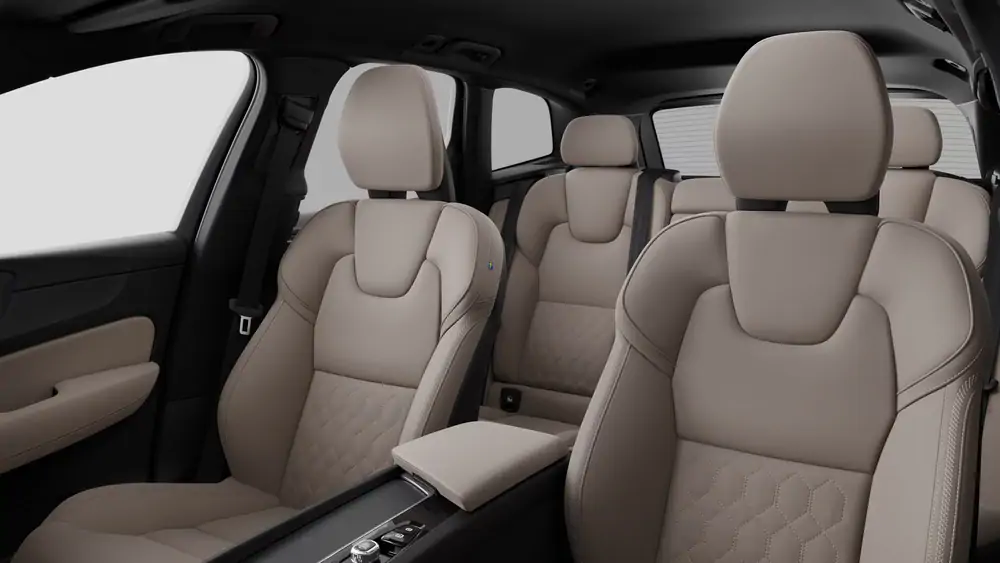 Nouveau Volvo XC60 SUV Essential Plug-in hybrid 8-speed Geartronic™ automatic transmission Forest Lake 5