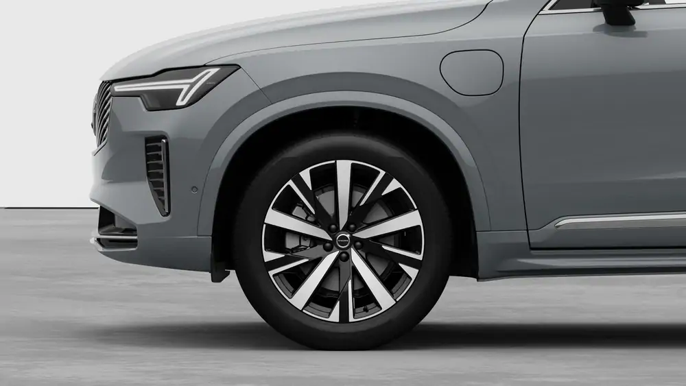 Nouveau Volvo XC90 SUV Core Plug-in hybrid 8-speed Geartronic™ automatic transmission Vapour Grey 3