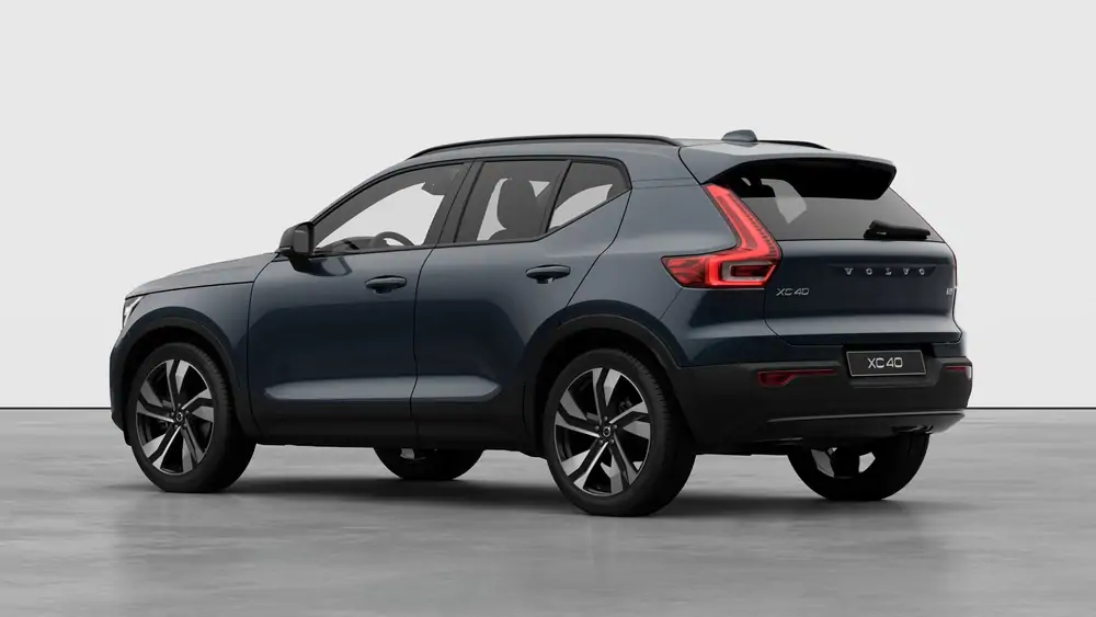 Nouveau Volvo XC40 SUV Ultimate Mild-hybride (MHEV) 7-speed Dual Clutch transmission Denim Blue 2