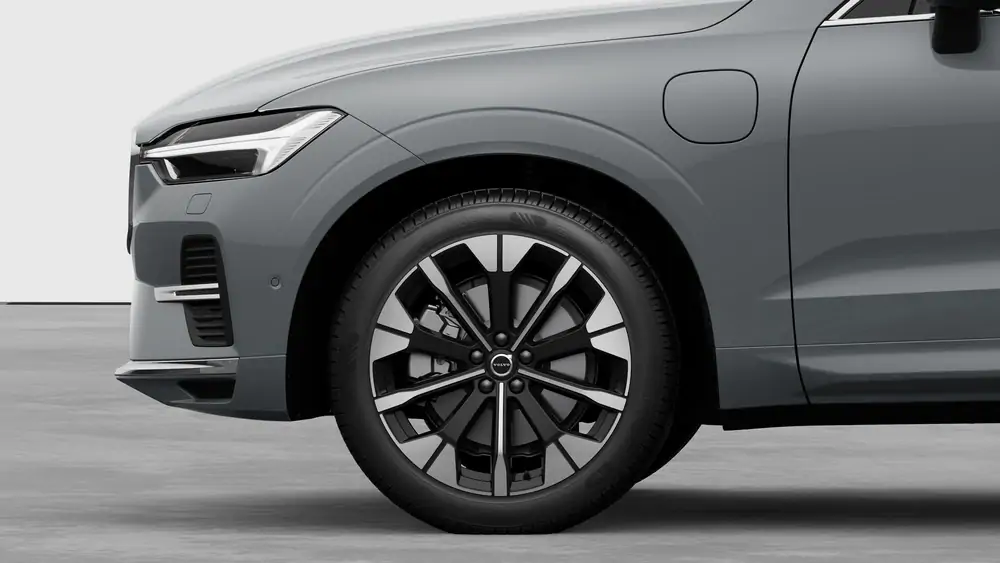Nouveau Volvo XC60 SUV Ultimate Hybride rechargeable 4 roues motrices Vapour Grey 3