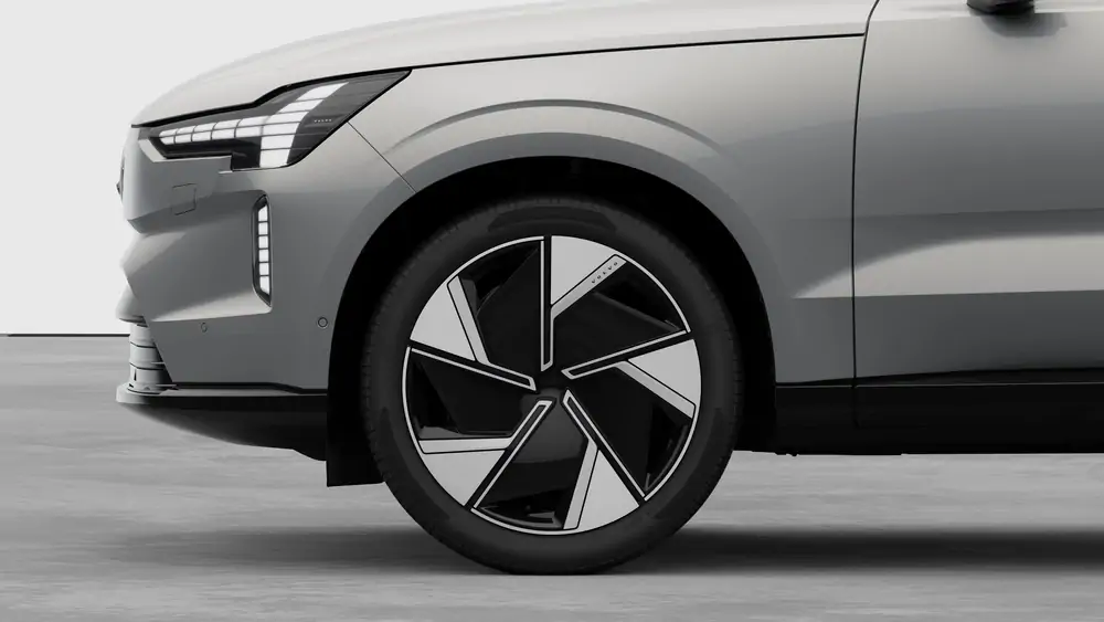 Nouveau Volvo EX90 SUV Ultra Électrique 4 roues motrices Silver Dawn 3