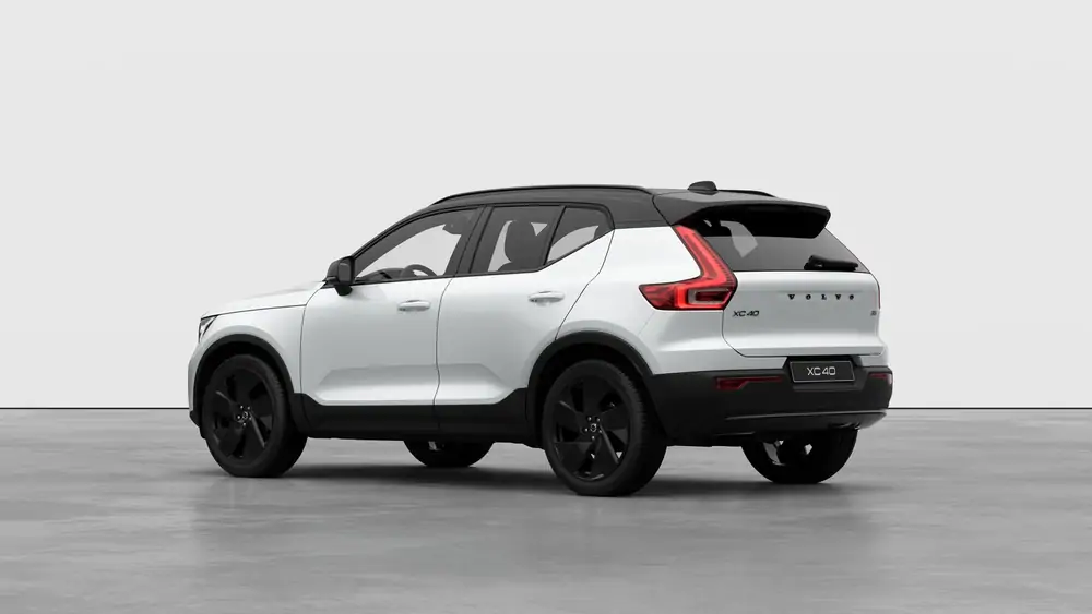 Nouveau Volvo XC40 SUV Plus Micro-hybride 2 roues motrices (Traction) Crystal White Pearl 2