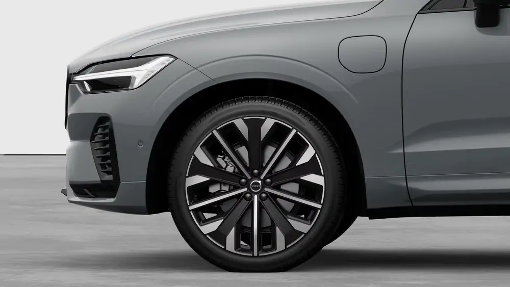 Nouveau Volvo XC60 SUV Plus Hybride rechargeable 4 roues motrices Vapour Grey 3