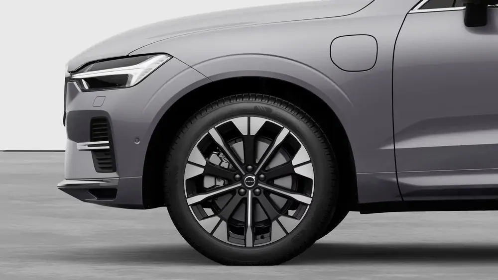 Nouveau Volvo XC60 SUV Ultimate Hybride rechargeable 4 roues motrices Aurora Silver 3