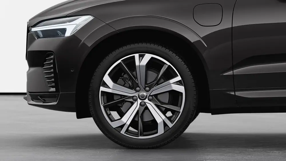 Nouveau Volvo XC60 SUV Plus Hybride rechargeable 4 roues motrices Platinum Grey 3