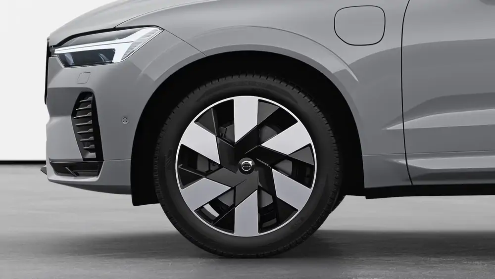 Nouveau Volvo XC60 SUV Ultimate Hybride rechargeable 4 roues motrices Vapour Grey 3