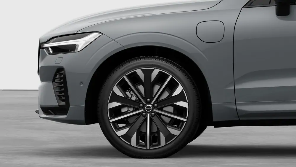 Nouveau Volvo XC60 SUV Ultimate Hybride rechargeable 4 roues motrices Vapour Grey 3