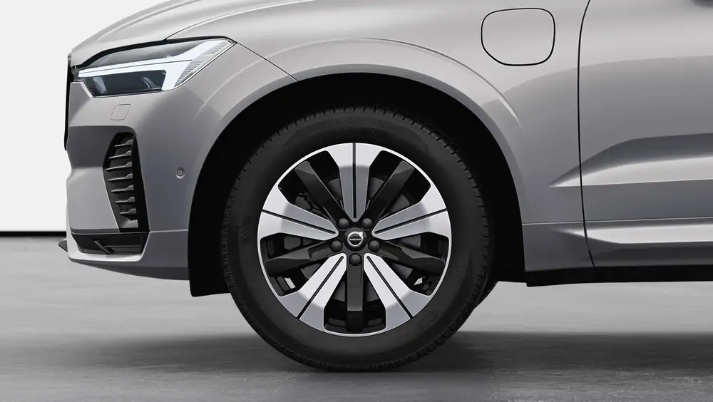 Nouveau Volvo XC60 SUV Plus Hybride rechargeable 4 roues motrices Silver Dawn 3