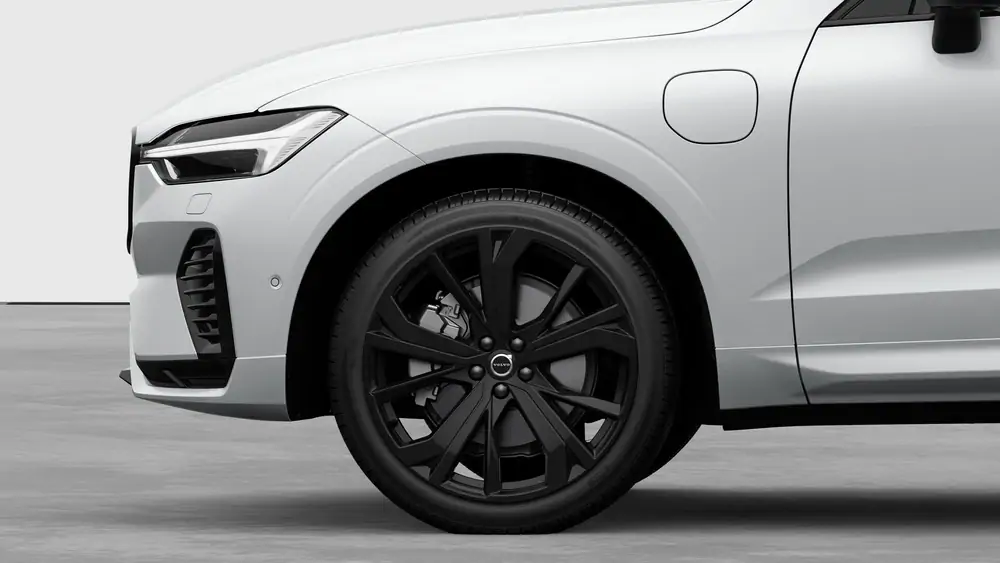 Nouveau Volvo XC60 SUV Ultimate Hybride rechargeable 4 roues motrices Crystal White Pearl 3
