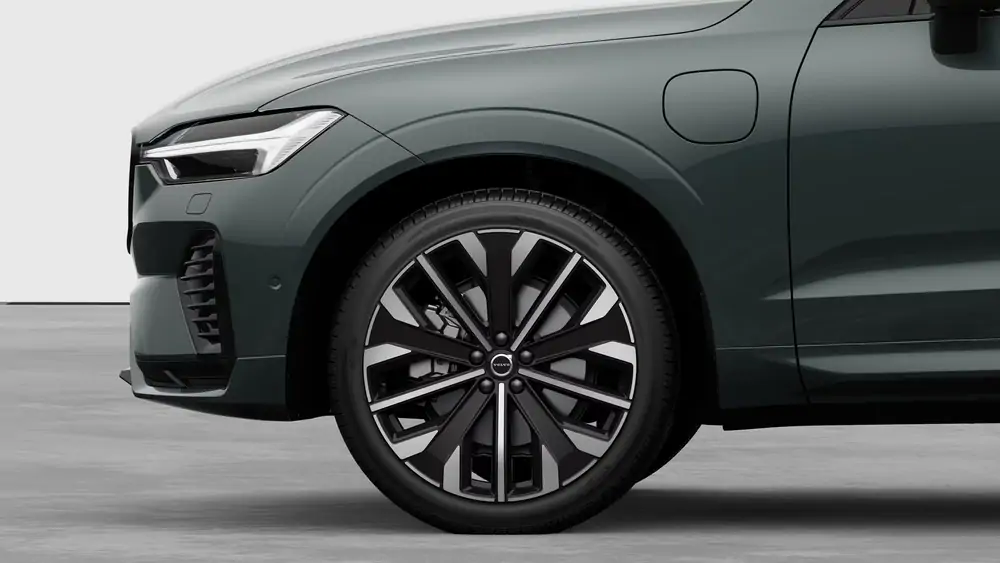 Nouveau Volvo XC60 SUV Ultimate Hybride rechargeable 4 roues motrices Forest Lake 3