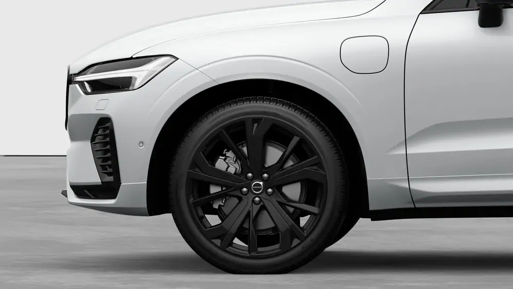 Nouveau Volvo XC60 SUV Ultimate Hybride rechargeable 4 roues motrices Crystal White Pearl 3