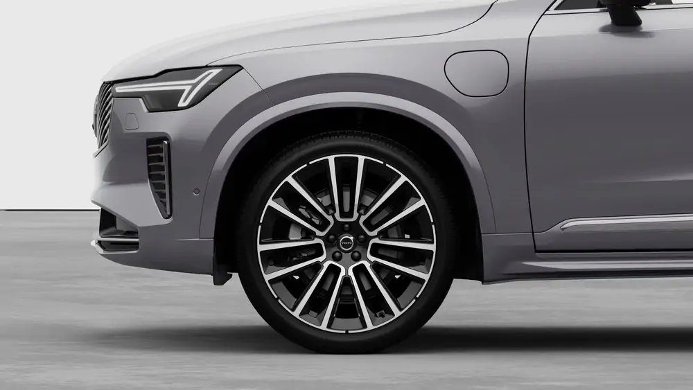 Nouveau Volvo XC90 SUV Ultimate Hybride rechargeable 4 roues motrices Aurora Silver 3