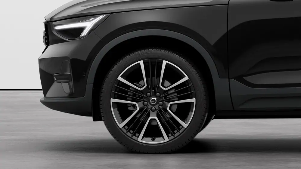Nouveau Volvo XC40 SUV Ultimate B3 Micro-hybride 2 roues motrices (Traction) Onyx Black 3