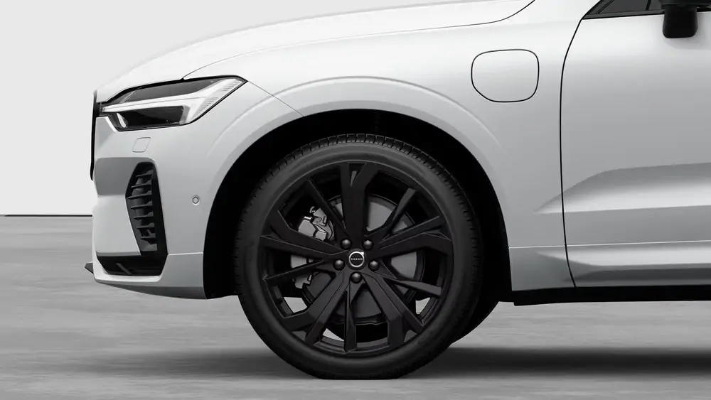 Nouveau Volvo XC60 SUV Ultimate Hybride rechargeable 4 roues motrices Crystal White Pearl 3