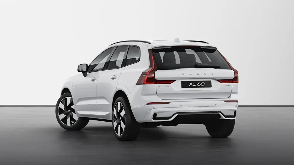 Nouveau Volvo XC60 SUV Ultimate Hybride rechargeable 4 roues motrices Crystal White Pearl 2
