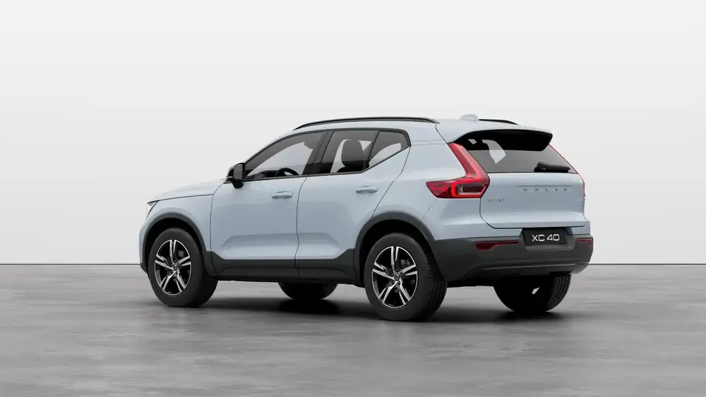 Nouveau Volvo XC40 SUV Plus B3 Micro-hybride 2 roues motrices (Traction) Cloud Blue 2