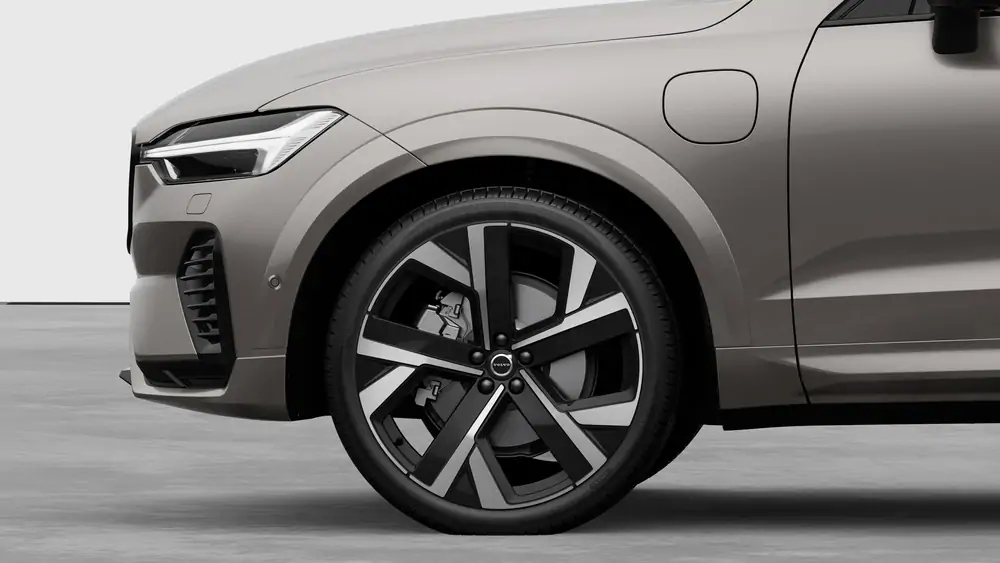 Nouveau Volvo XC60 SUV Ultimate Hybride rechargeable 4 roues motrices Bright Dusk 3