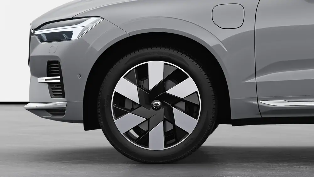 Nouveau Volvo XC60 SUV Ultimate Hybride rechargeable 4 roues motrices Vapour Grey 3