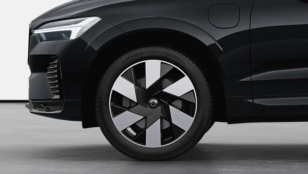 Nouveau Volvo XC60 SUV Ultimate Hybride rechargeable 4 roues motrices Onyx Black 3