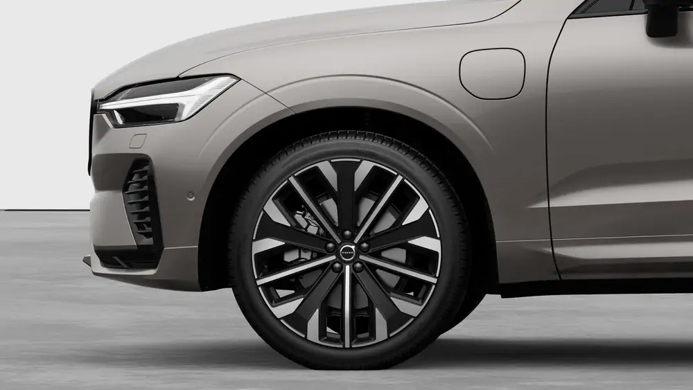 Nouveau Volvo XC60 SUV Ultimate Hybride rechargeable 4 roues motrices Bright Dusk 3