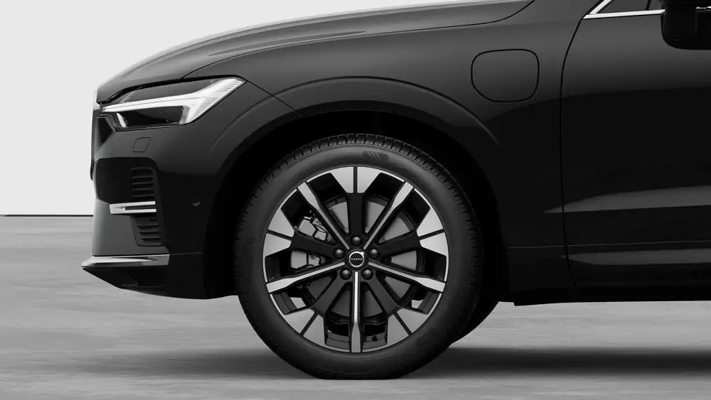 Nouveau Volvo XC60 SUV Ultimate Hybride rechargeable 4 roues motrices Onyx Black 3