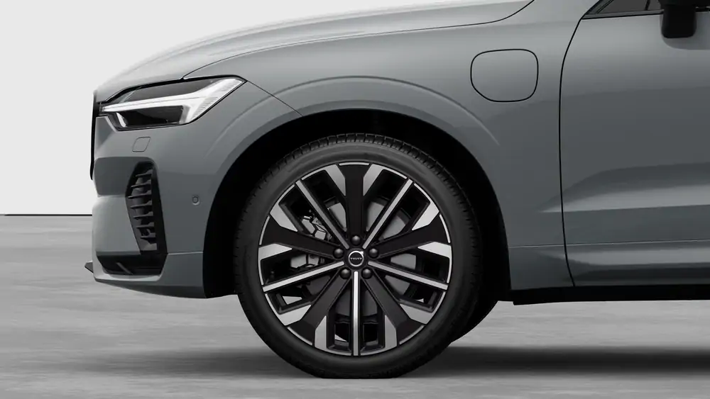 Nouveau Volvo XC60 SUV Ultimate Hybride rechargeable 4 roues motrices Vapour Grey 3
