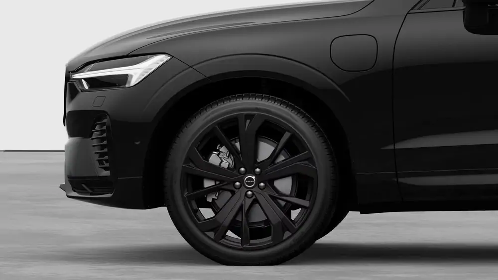Nouveau Volvo XC60 SUV Ultimate Hybride rechargeable 4 roues motrices Onyx Black 3