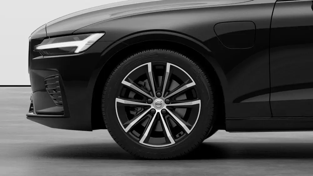Nouveau Volvo V60 Break Plus Hybride rechargeable 4 roues motrices Onyx Black 3