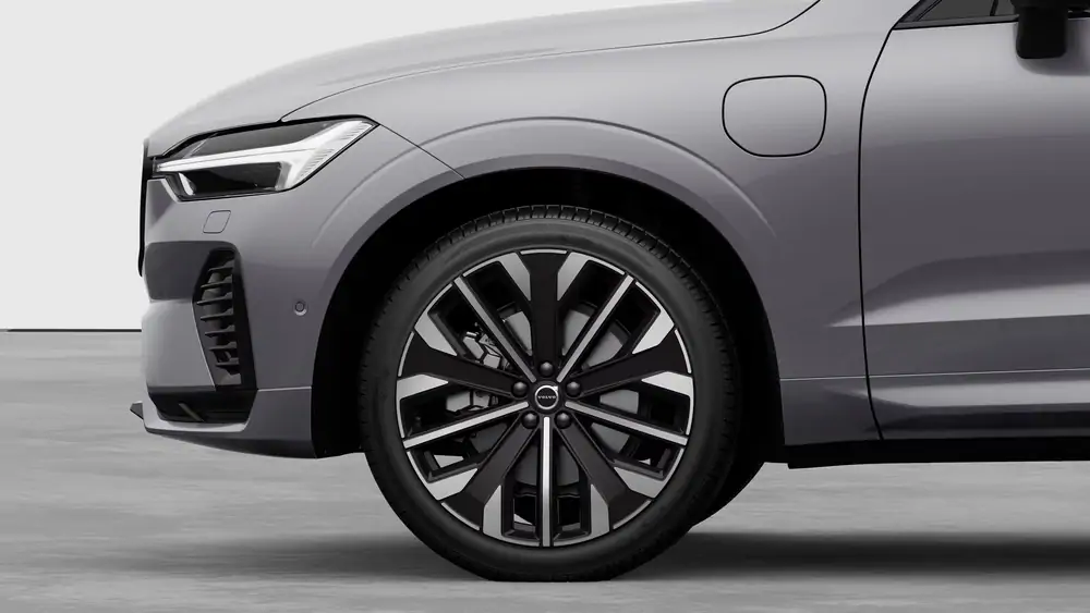 Nouveau Volvo XC60 SUV Ultimate Hybride rechargeable 4 roues motrices Aurora Silver 3